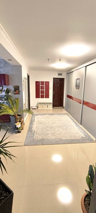 Vând apartament cu 3 camere