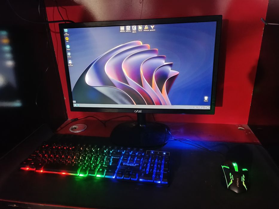 kompyuter sotiladi 2ta bor