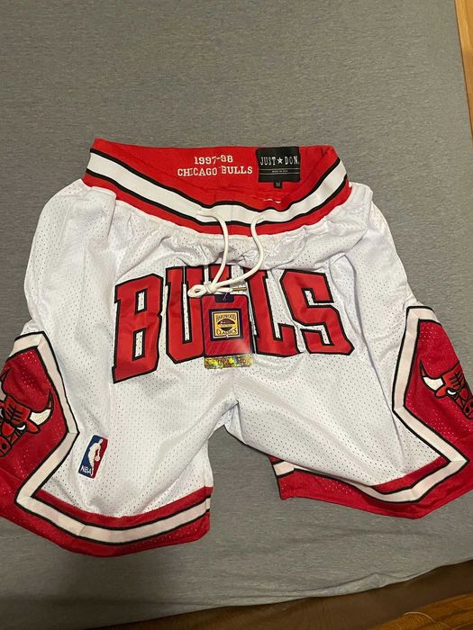 Vand pantaloni NBA Chicago Bulls, marimea M, noi cu eticheta