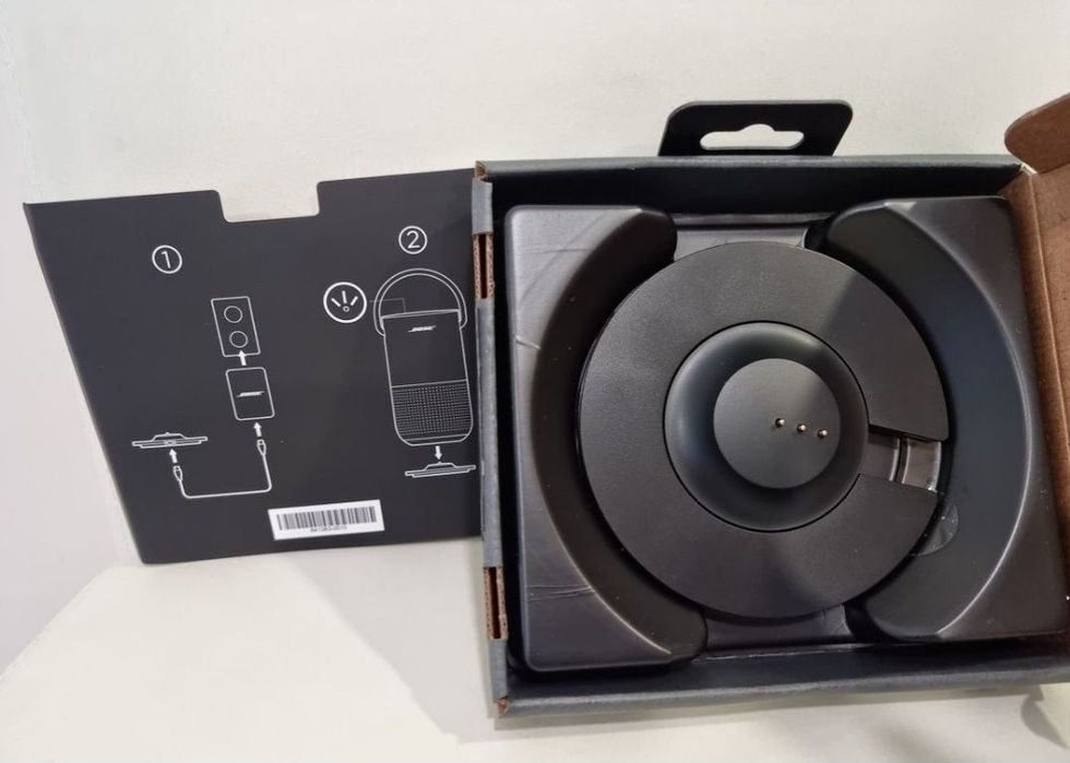 Зарядна станция Bose portable home speaker charging cradle