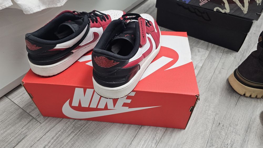 Nike Air Jordan 1 Low FlyEase