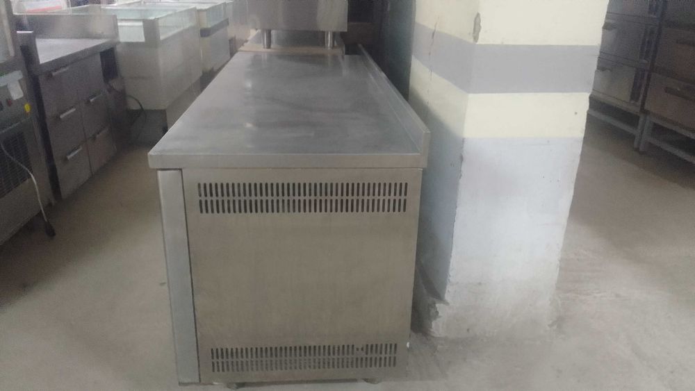 Стол холодильник, стол холодильник с рабочей зоной , оборудование.