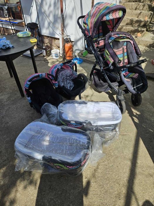 Продавам количка за близнаци