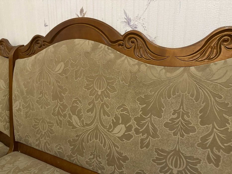 Продам срочно кухонный уголок