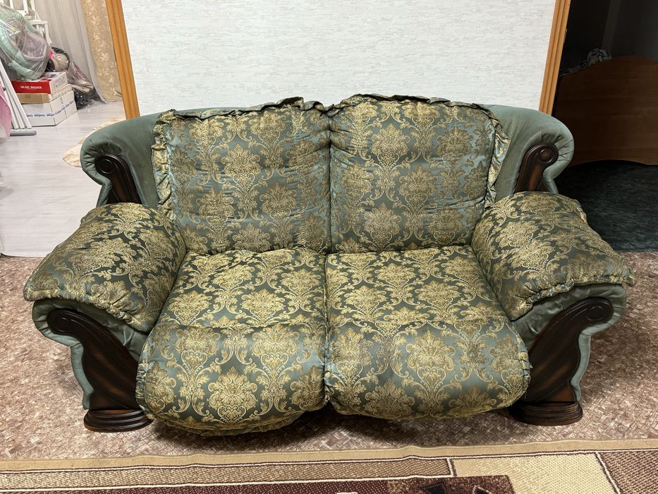 Продается б/у диван