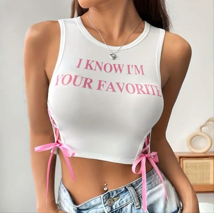 Белый кроп топ на лето.