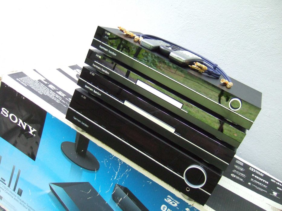 Linie.System Audio Harman Kardon . Amplificator. Cd Player. DVD Player. Tuner .