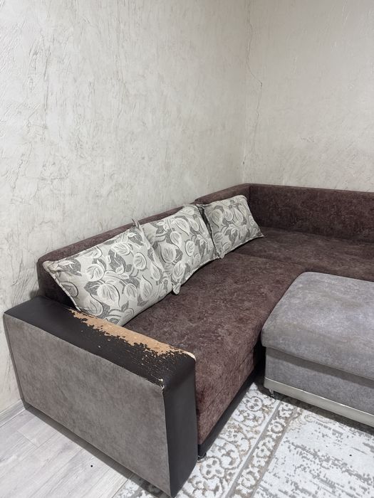 Диван сатылады срочно