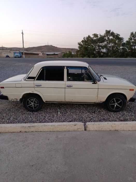 VAZ 2106 sotiladi srochno