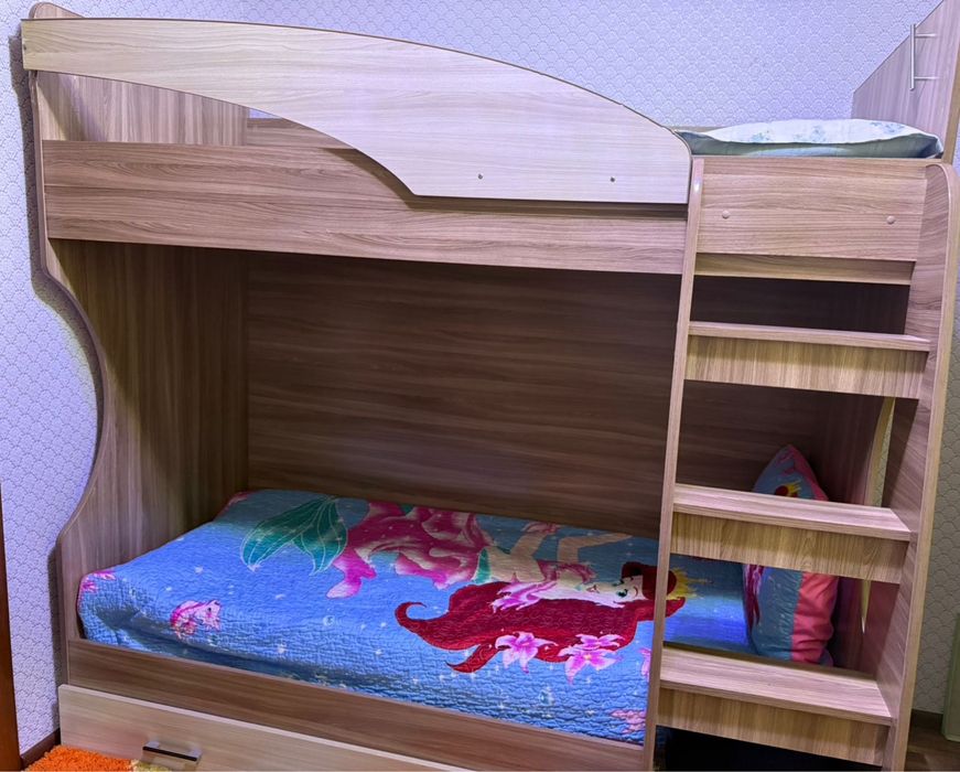 Двухъярусная кровать