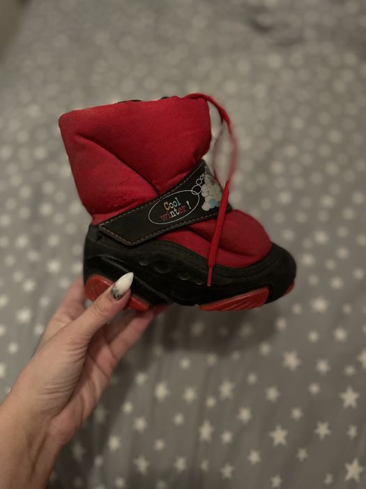 Продам обувь детскую ЗИМА