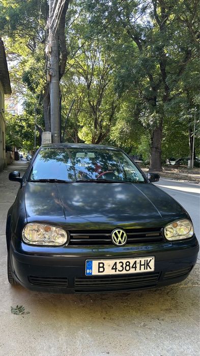 Продавам Volkswagen Golf 4