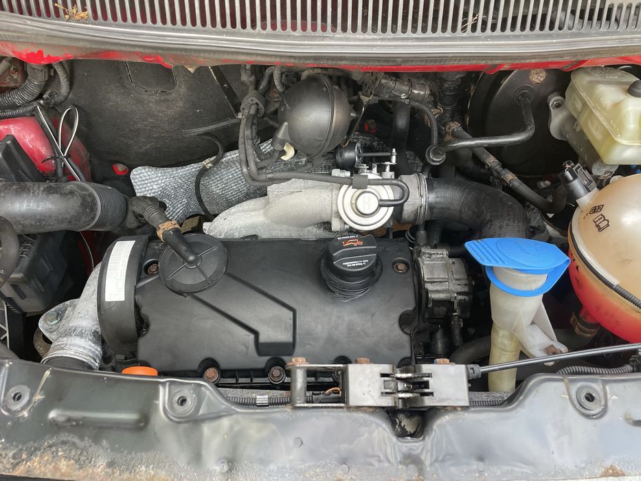 Motor Volkswagen T5 1,9TDI 63KW -86CP cod Motor AXC pret 5000 lei complet