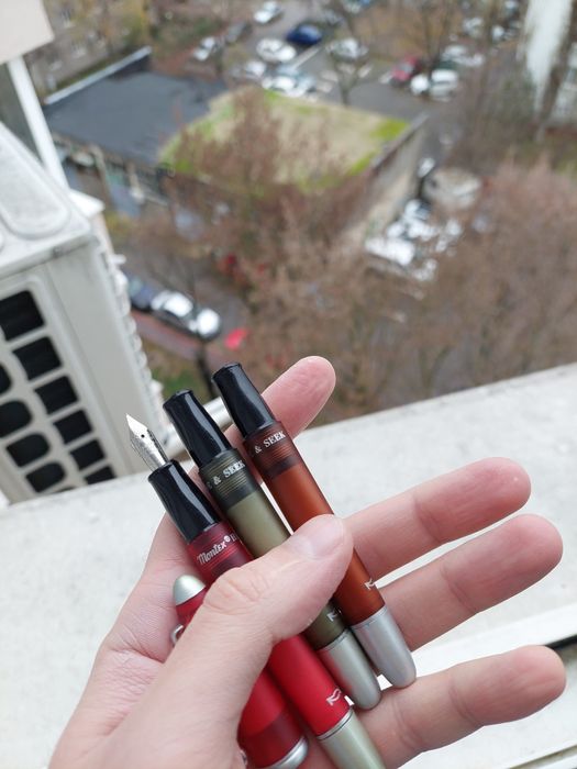 Stilouri retractabile Montex hide and seek