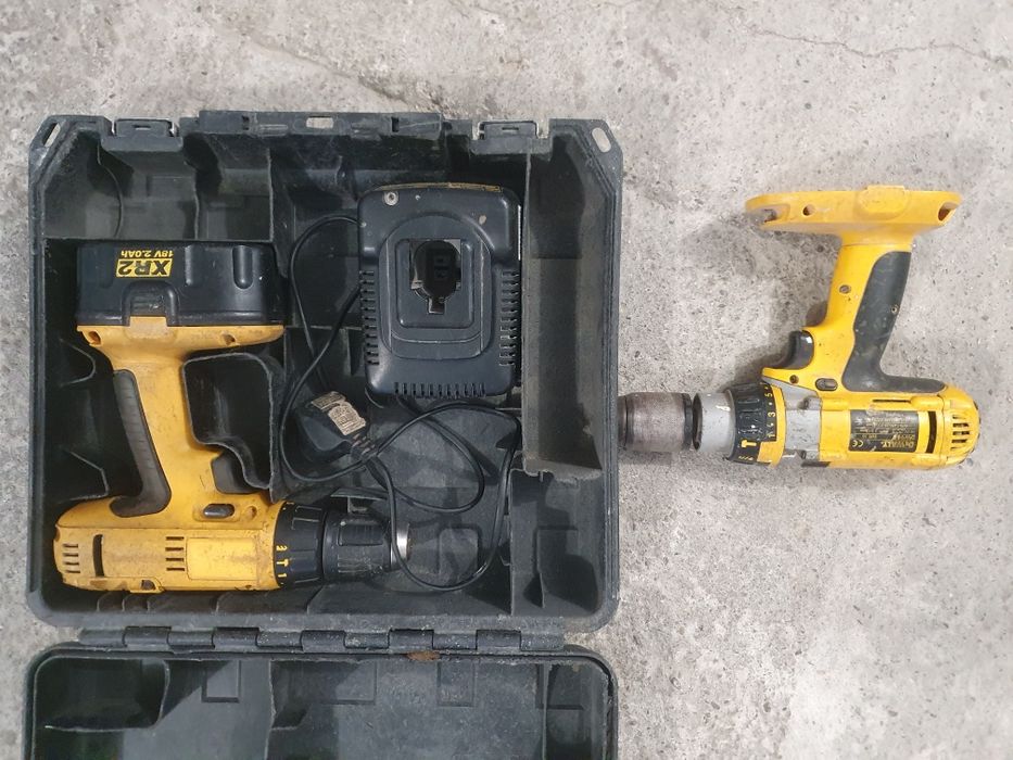 Комплект DeWalt DC725 18V - Работещ винтоверт + Втори  DW988 за части + Зарядно и Куфар