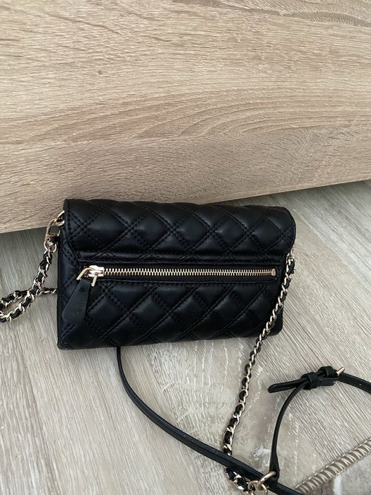 Чанта-клъч GUESS