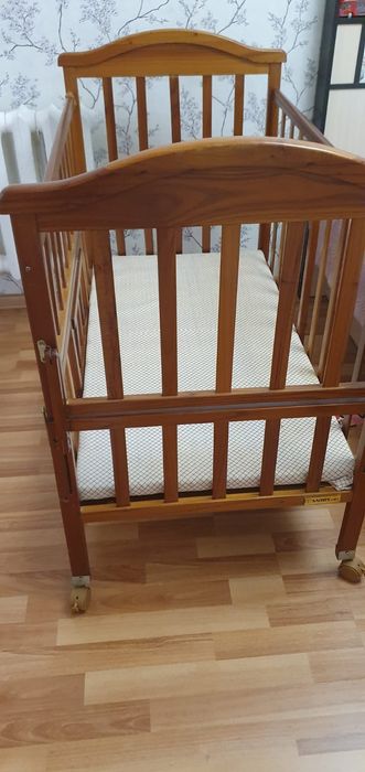 Детская кровать-манеж