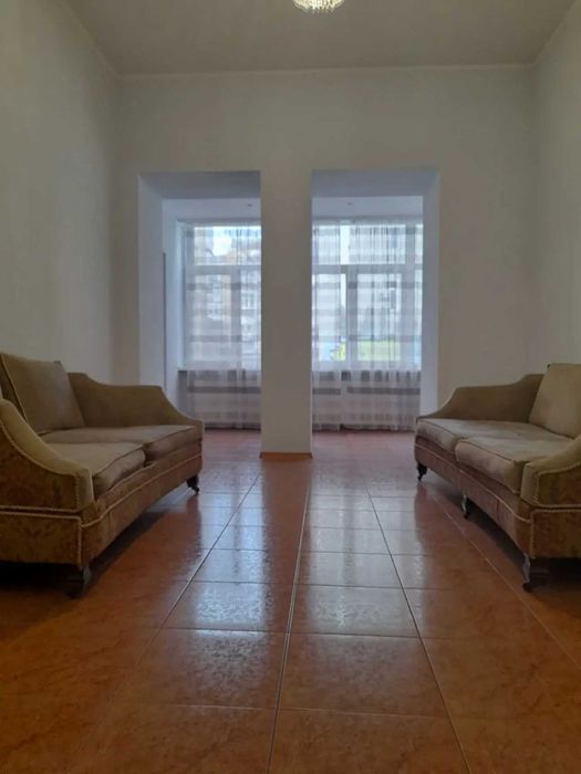 Дава се под наем Двустаен апартамент в София, Център - 55 кв.м за 407.49 € - Снимка #1