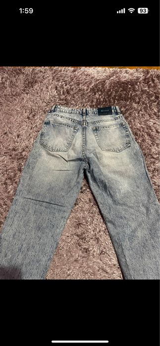 Blugi albastrii Bershka
