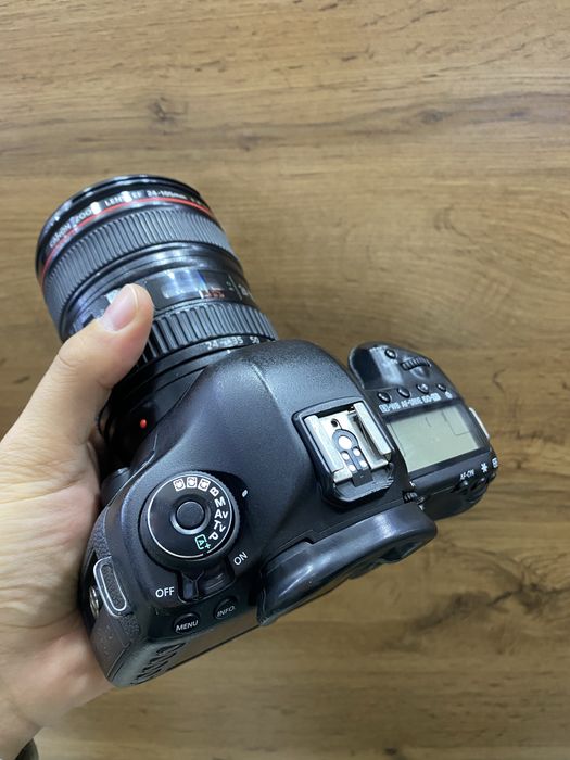 Canon EOS 5D Mark III 24-105mm L