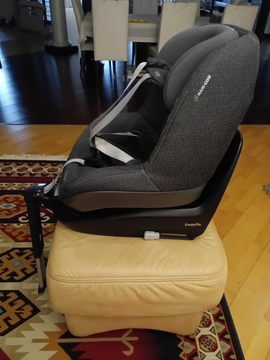 Автокресло Maxi-cosi 2 way Peari