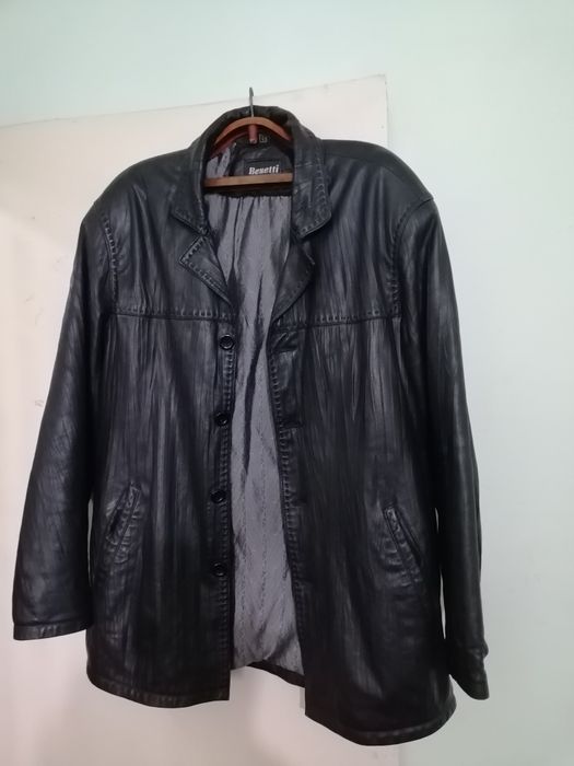 Продам кожаные куртки.