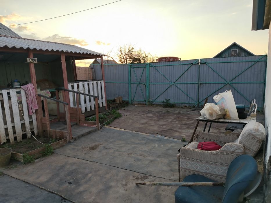 Продам дачу в городе. 9 линия.