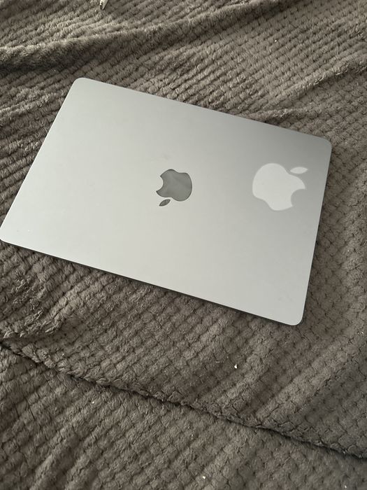 Продам macbook air 2 на гарантии