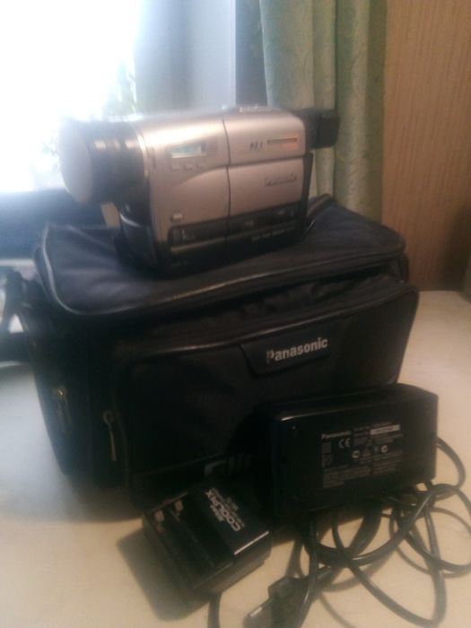 Продам видеокамеру Panasonic