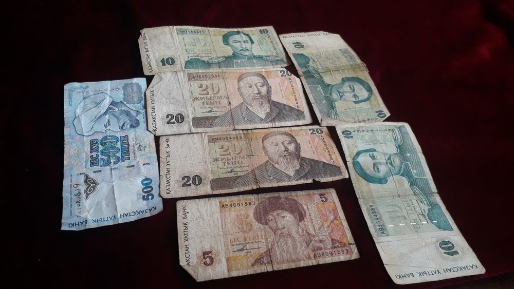 Монеты наклейки винтажные