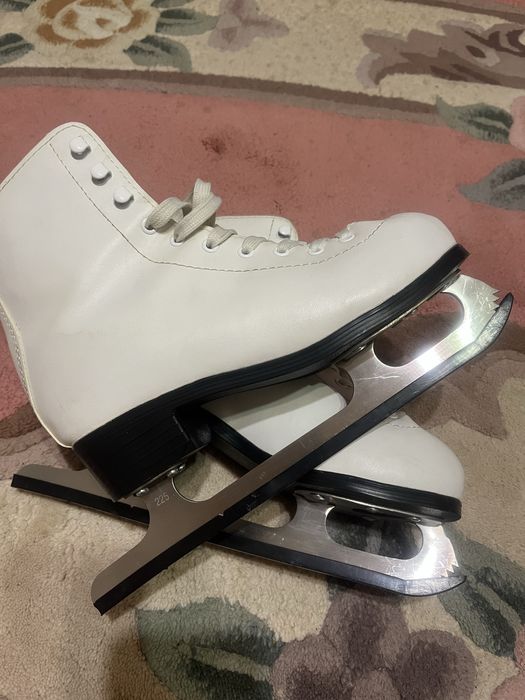 Продам коньки для девочки