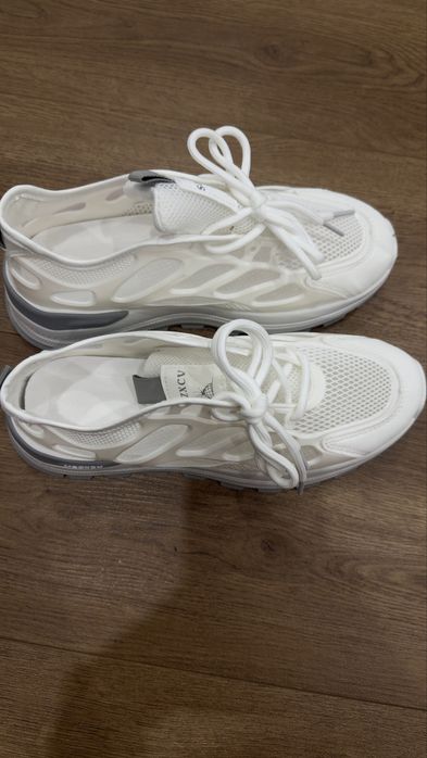 Кроссовки летние