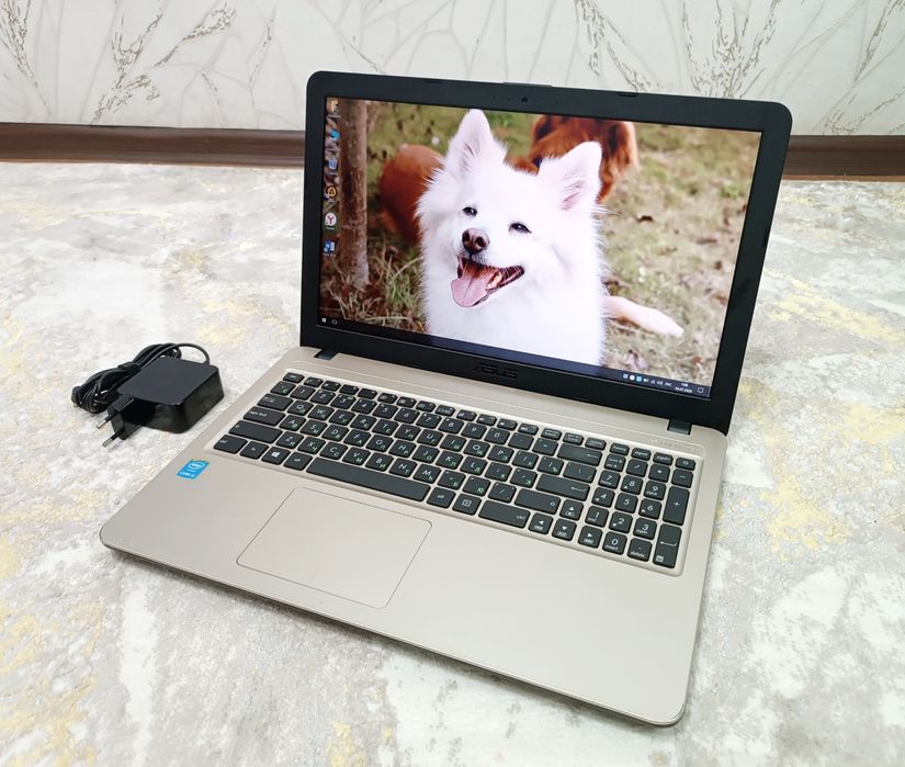 Ноутбук ASUS VivoBook Core i3-5005.
