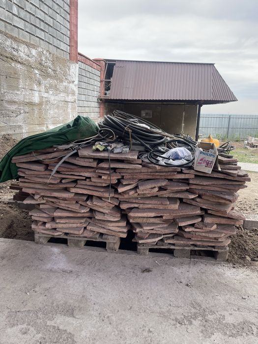 Плитняк красный Б/у