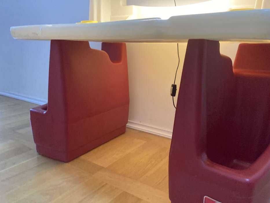 Birou / Pupitru copii Step2 Deluxe Art Master + Scaun + Lampă LED