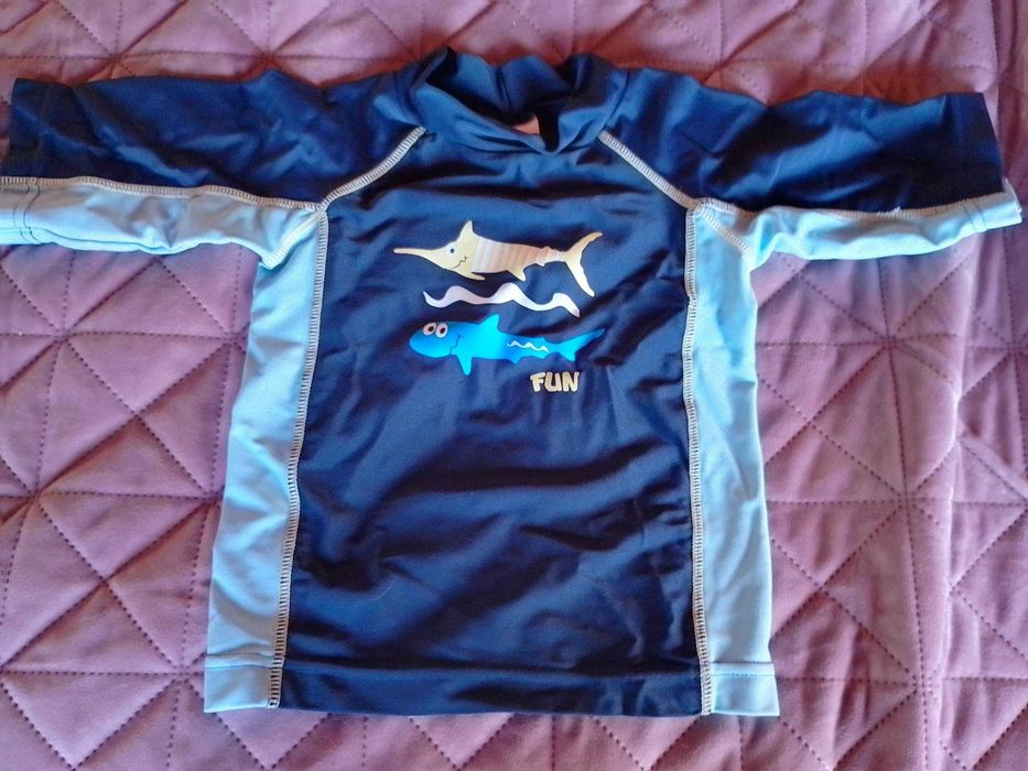 Тениски за плуване и слънце