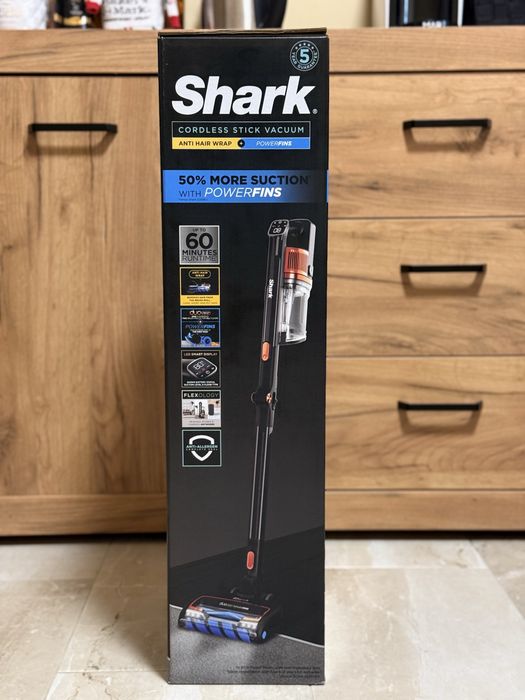 Прахосмукачка SHARK IZ300EUT Чисто нова