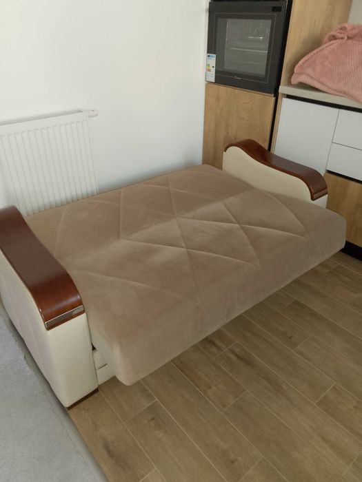 Vând canapea extensibila 2 locuri