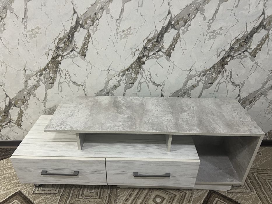 Тумба под ТВ / консоль в современном стиле