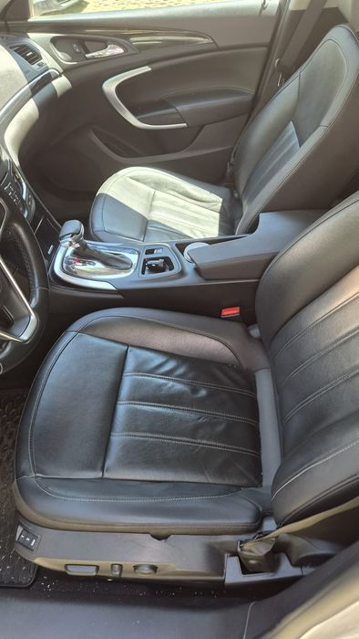 Vând Opel Insignia - B20dth