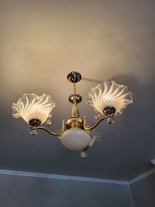 Люстра. Новая. Торг