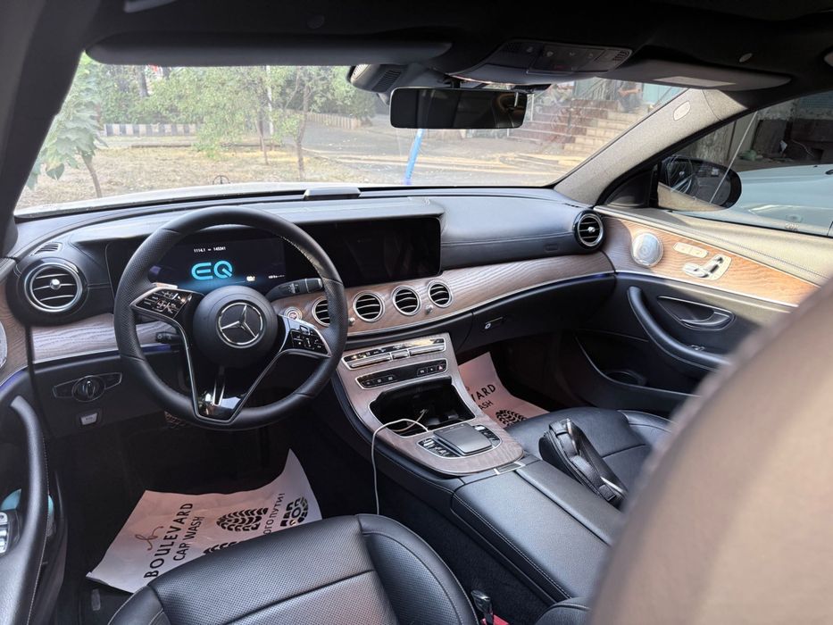 Mercedes-Benz E 300 e Hybrid 2021 — 2.0 Turbo, 320 hp, ideal holatda