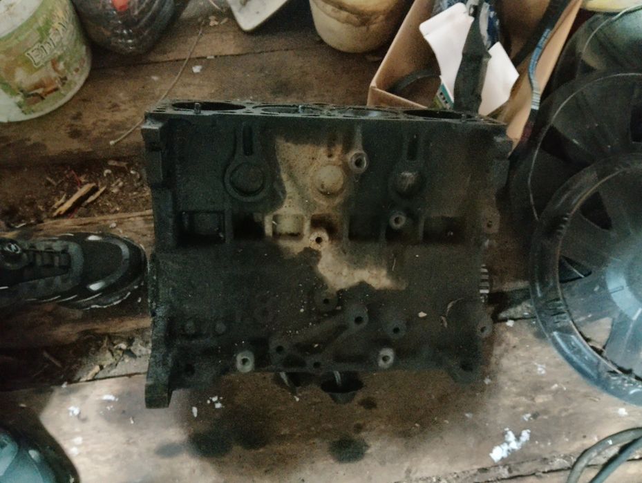 Продам два двигателя 1.8