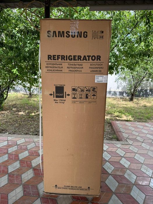 Холодильник Samsung