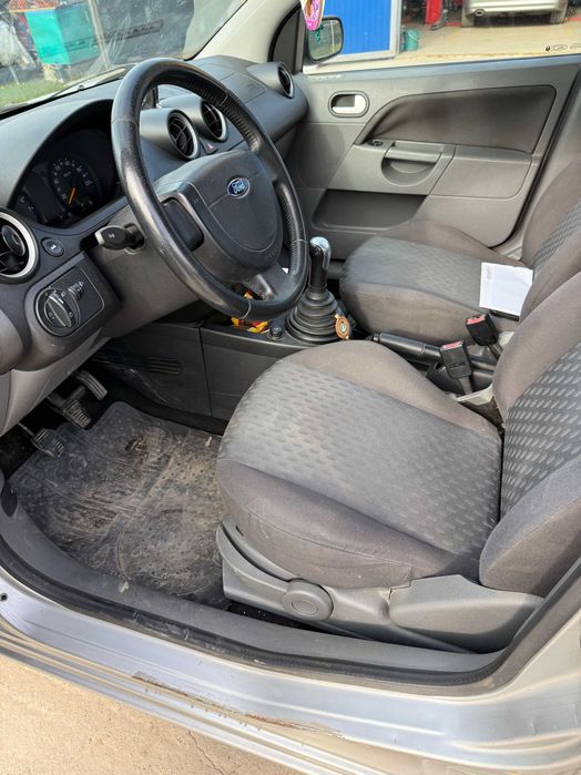 FORD Fiesta 2002 — imagine 5