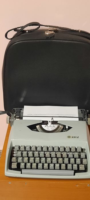 Mașină de scris Consul 231.2