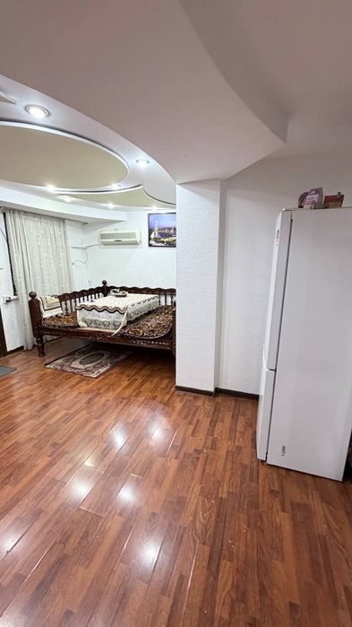 Chorsu Qoratosh Samarqand darvoza 100m2