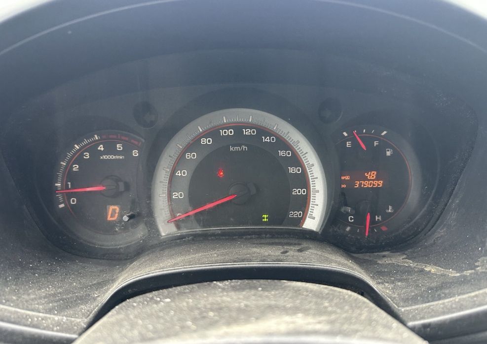 Isuzu D max на части