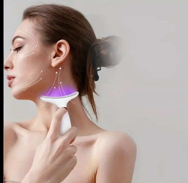 Уред за лифтинг и подмладяване на кожата с LED светлина + подарък