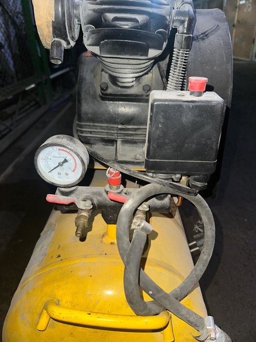 Продам Воздушный Компрессор Поршневой